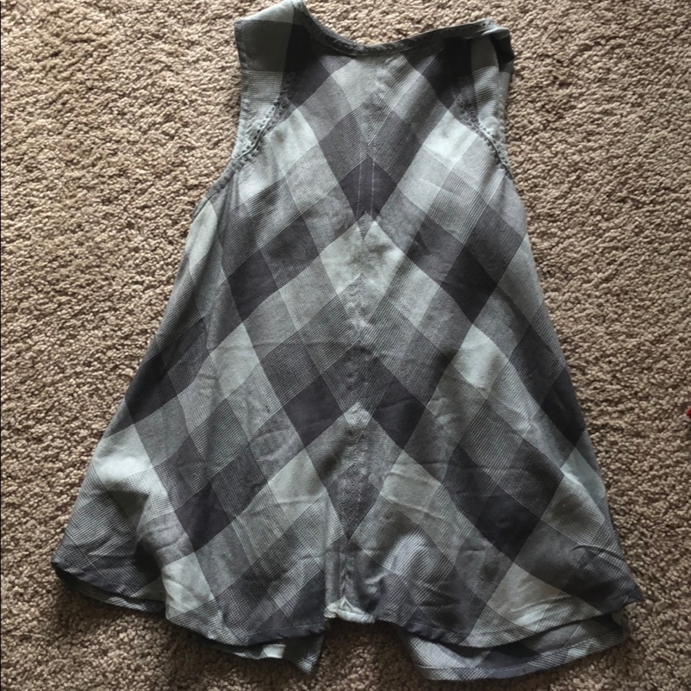Criss cross tank